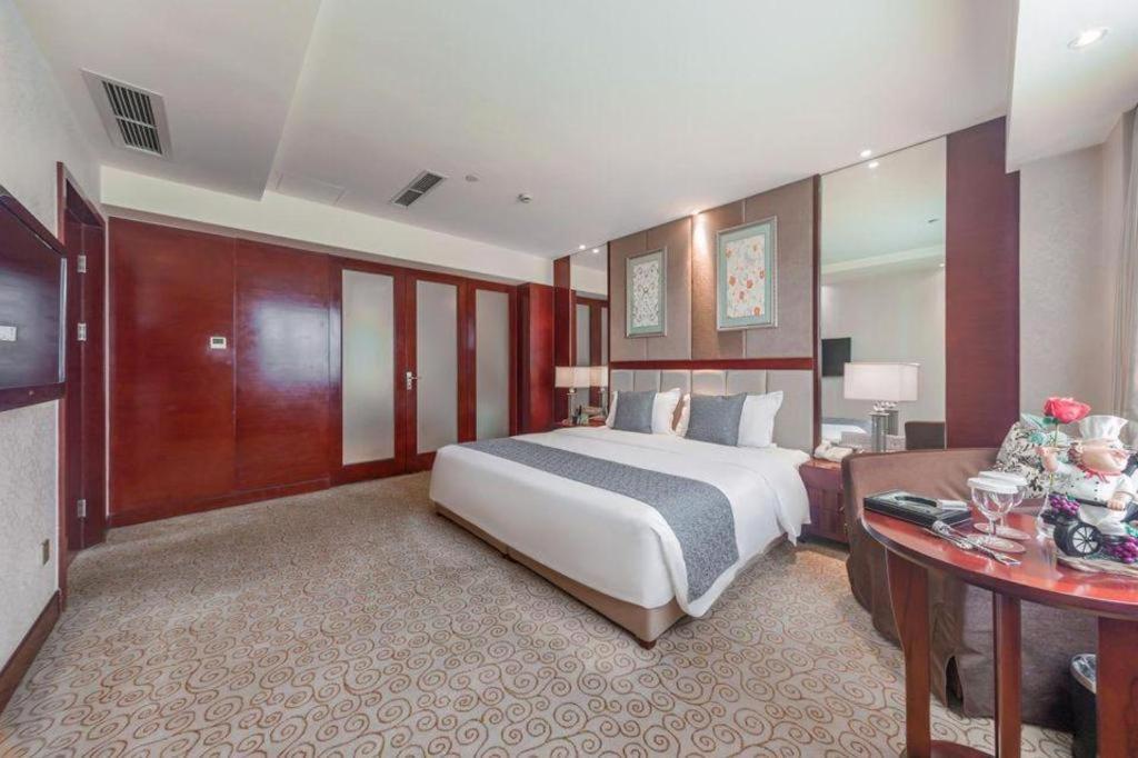 Chengdu Yinsheng International Hotel Supoqiao Exterior foto